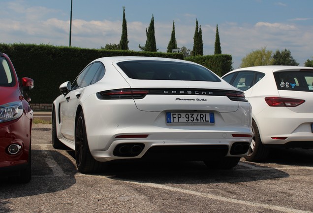 Porsche 971 Panamera Turbo