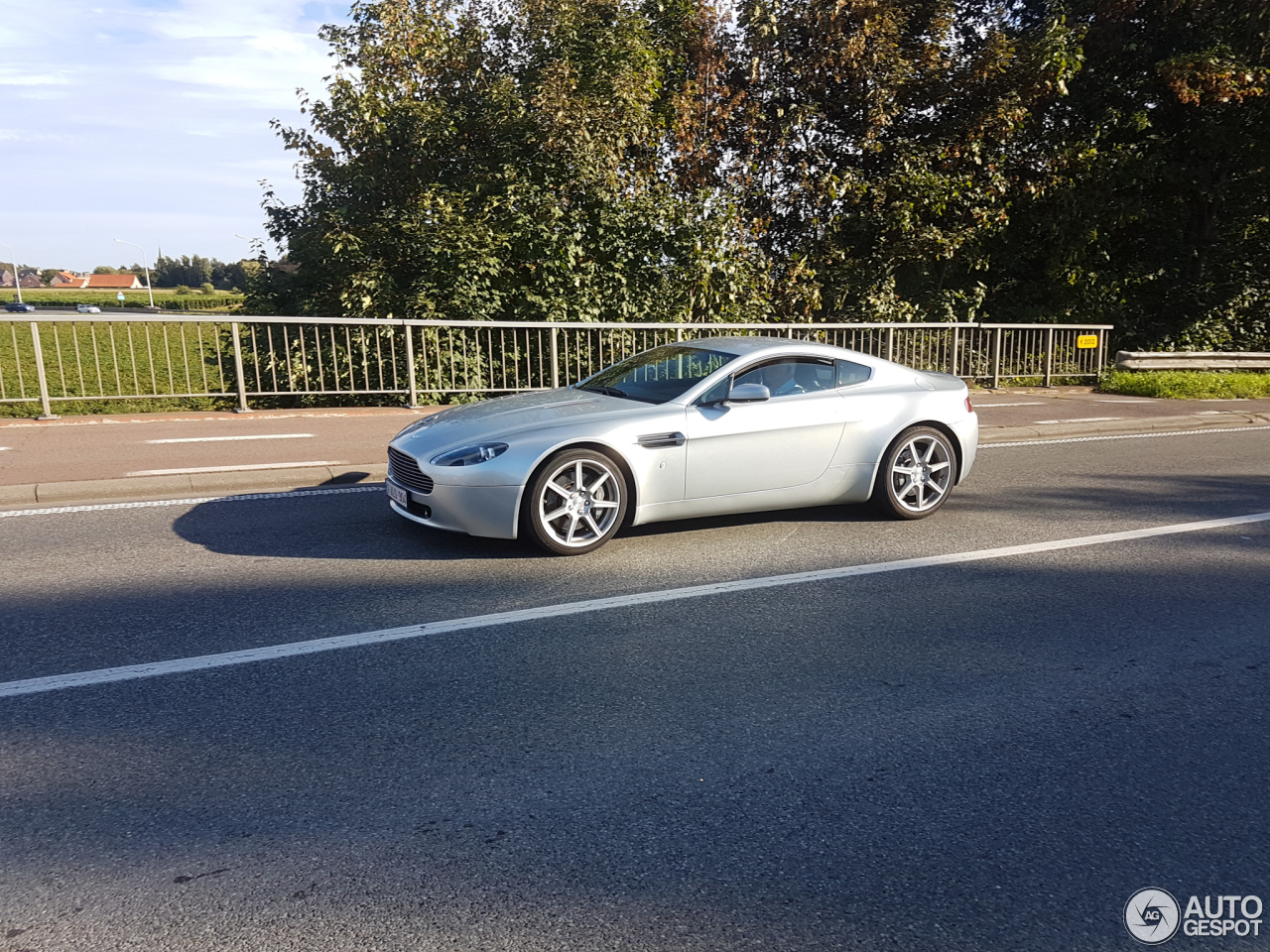 Aston Martin V8 Vantage