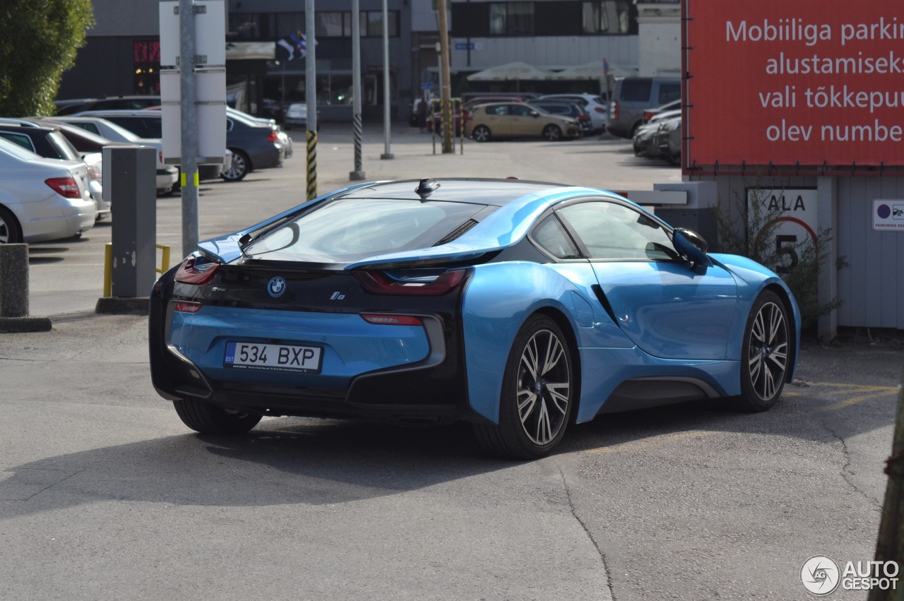 BMW i8