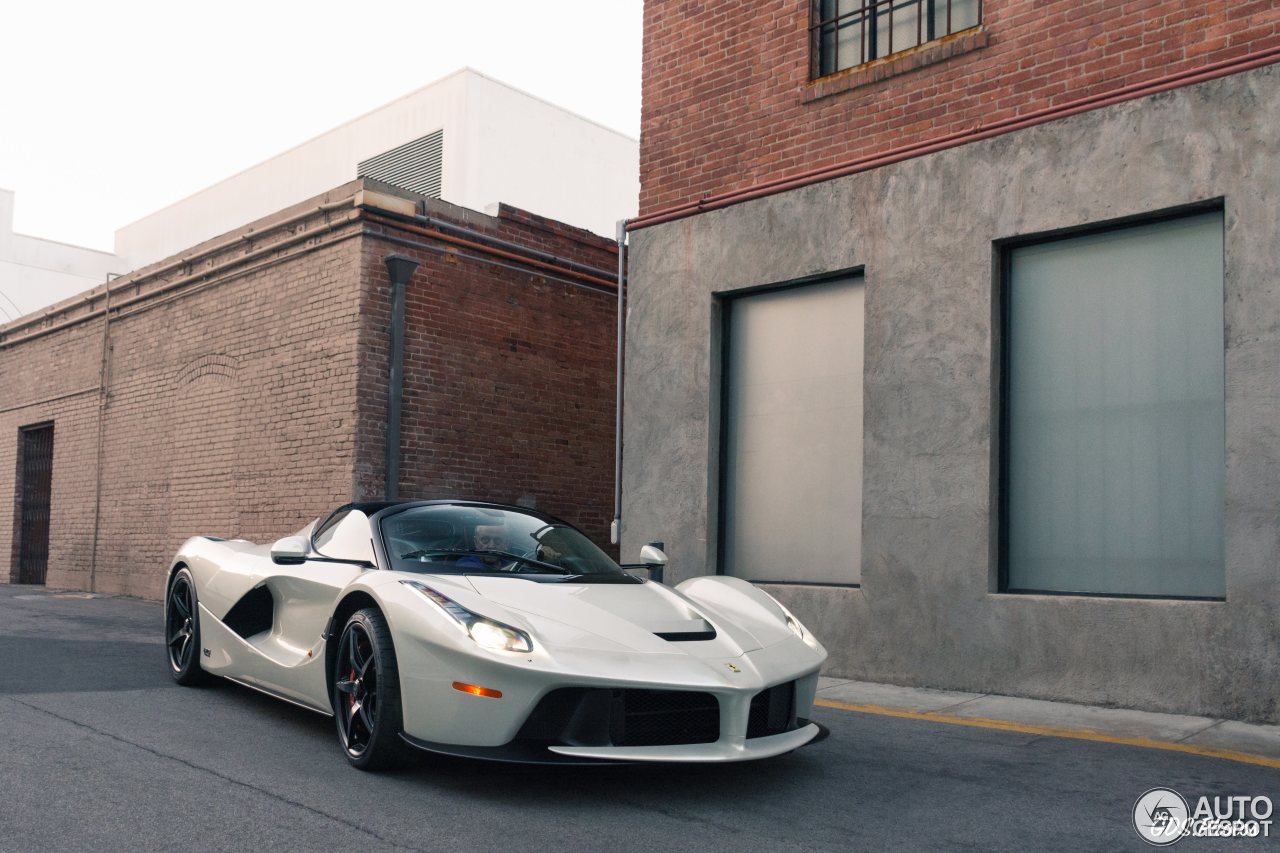 Ferrari LaFerrari Aperta