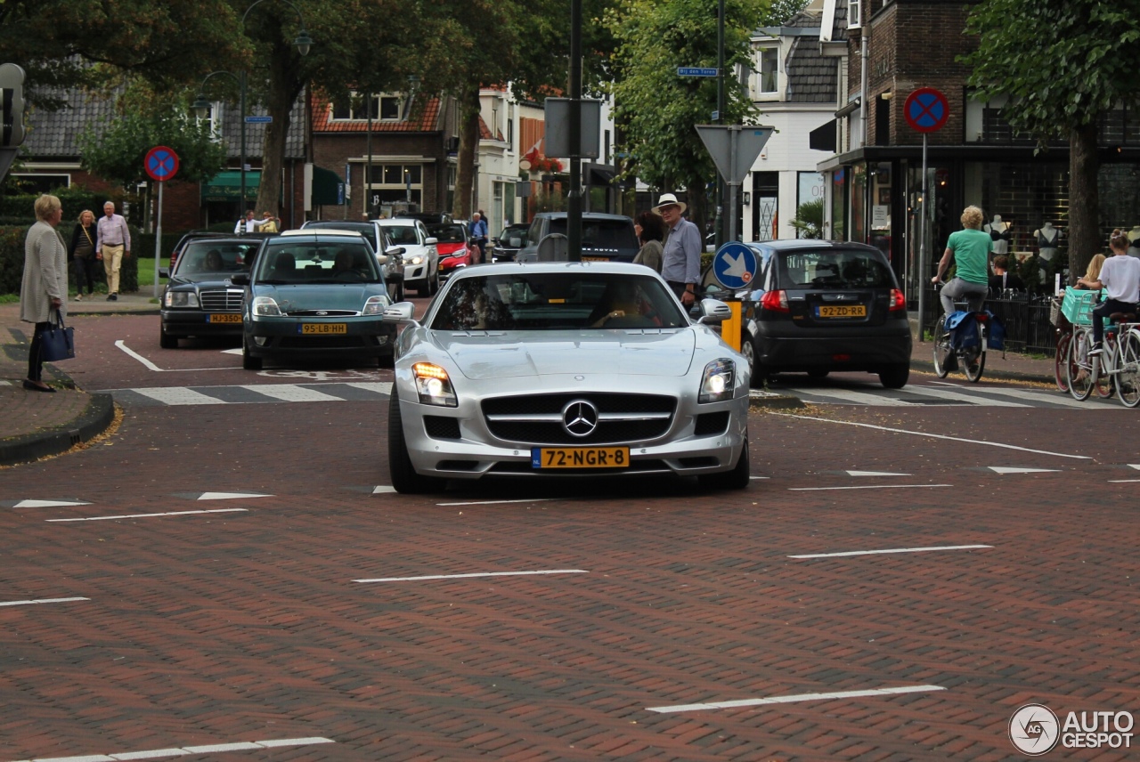 Mercedes-Benz SLS AMG