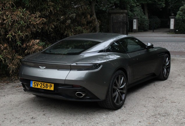 Aston Martin DB11 V8