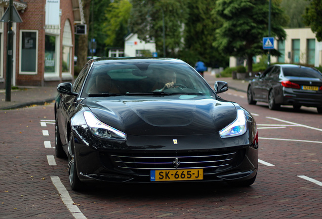 Ferrari GTC4Lusso