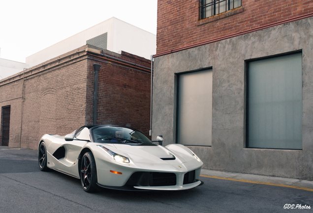 Ferrari LaFerrari Aperta