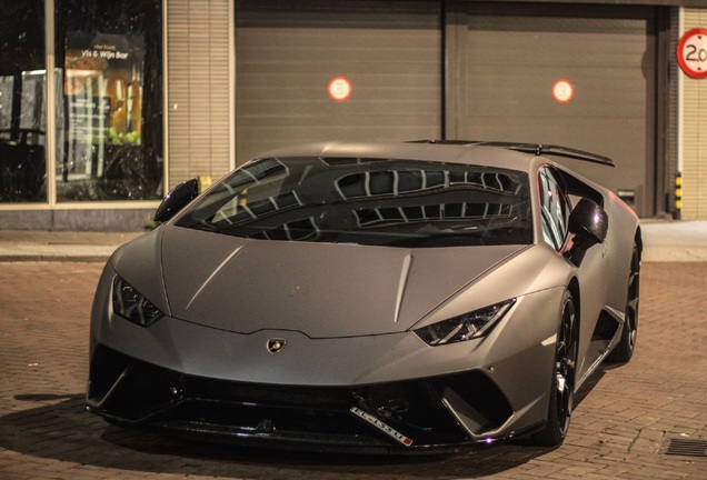Lamborghini Huracán LP640-4 Performante