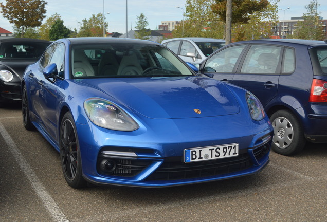 Porsche 971 Panamera Turbo