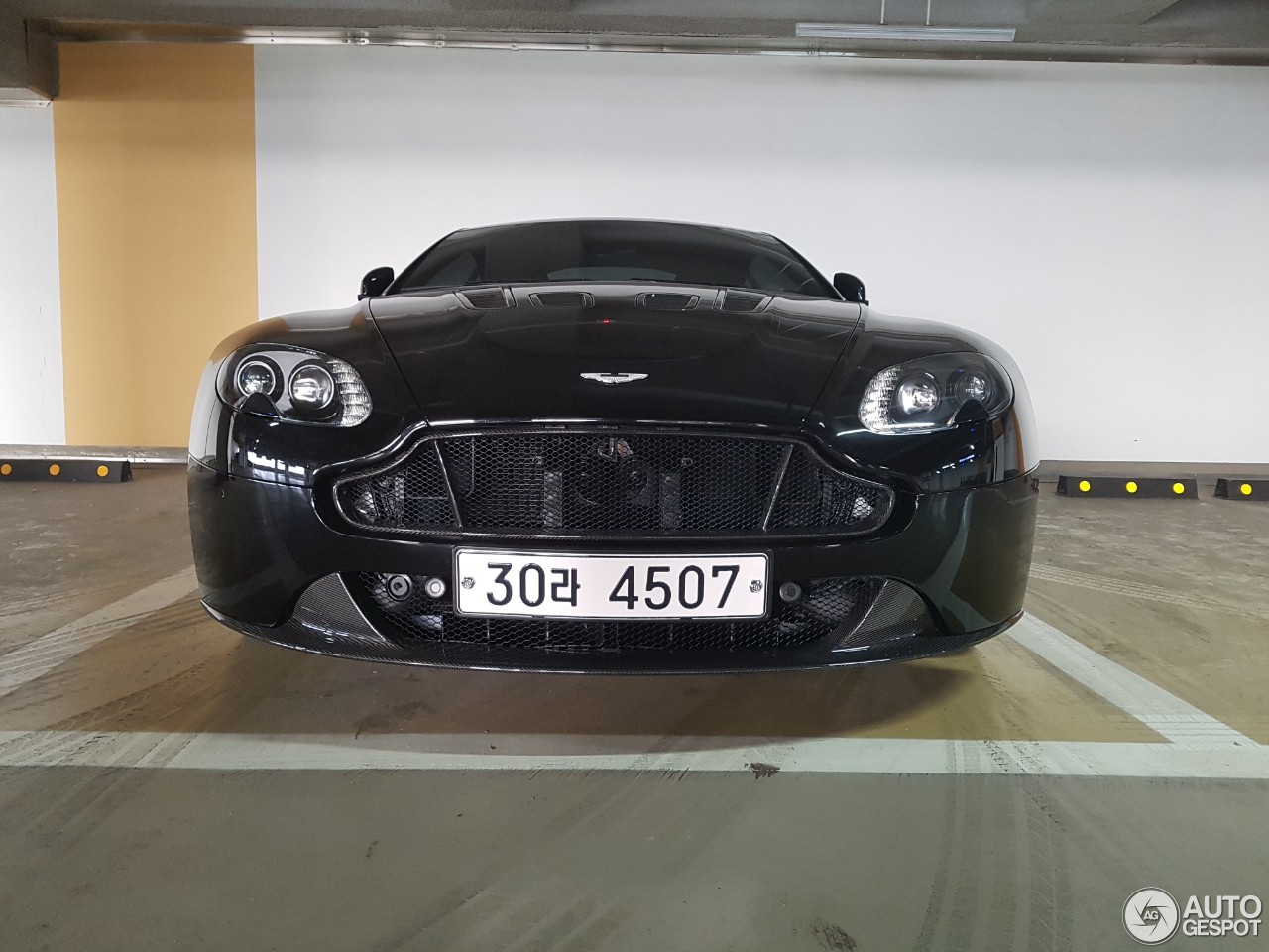 Aston Martin V12 Vantage S