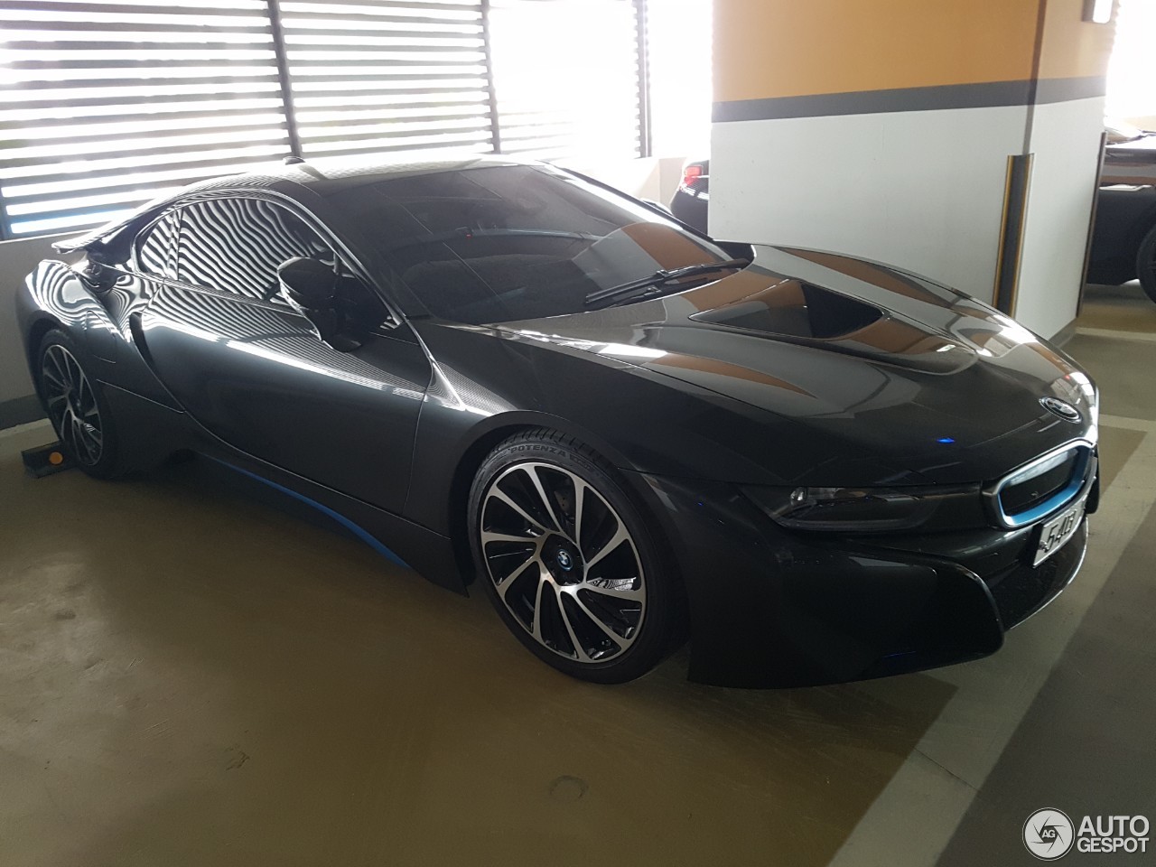 BMW i8