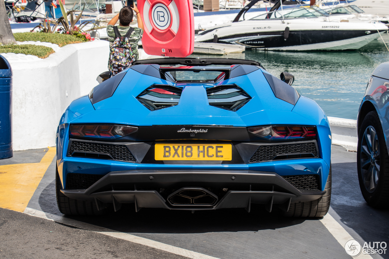 Lamborghini Aventador S LP740-4 Roadster