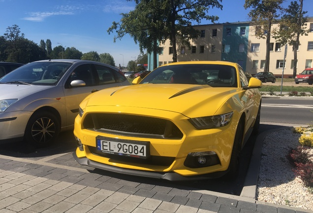 Ford Mustang GT 2015 Black Shadow Edition