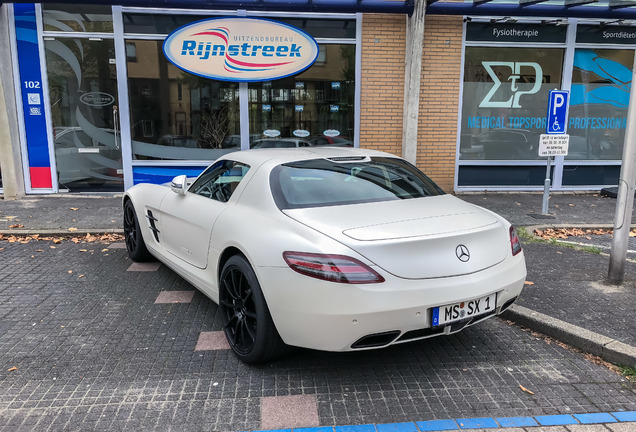 Mercedes-Benz SLS AMG