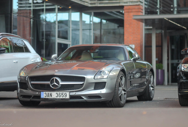 Mercedes-Benz SLS AMG