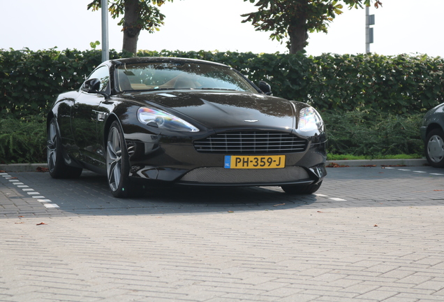 Aston Martin DB9 2013