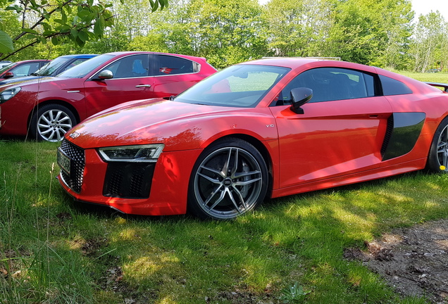 Audi R8 V10 Plus 2015