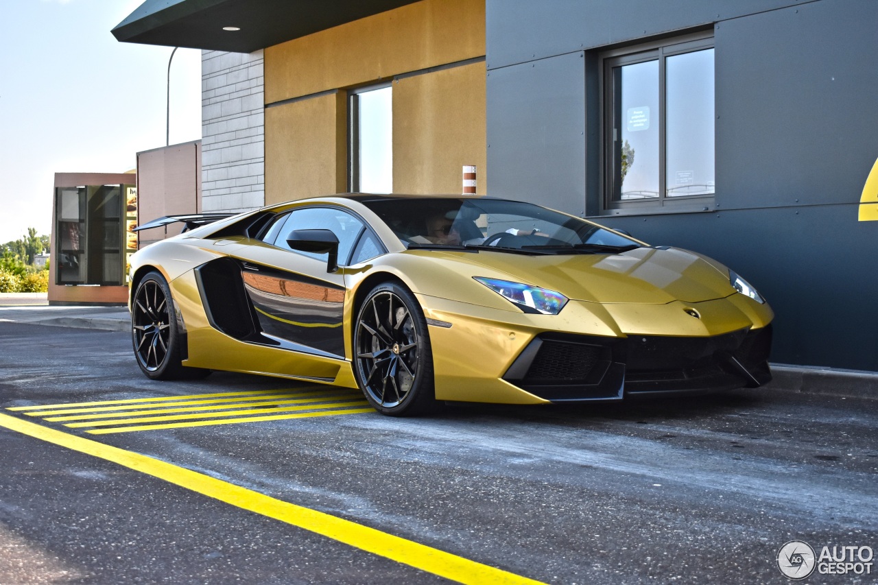 Lamborghini Aventador LP700-4