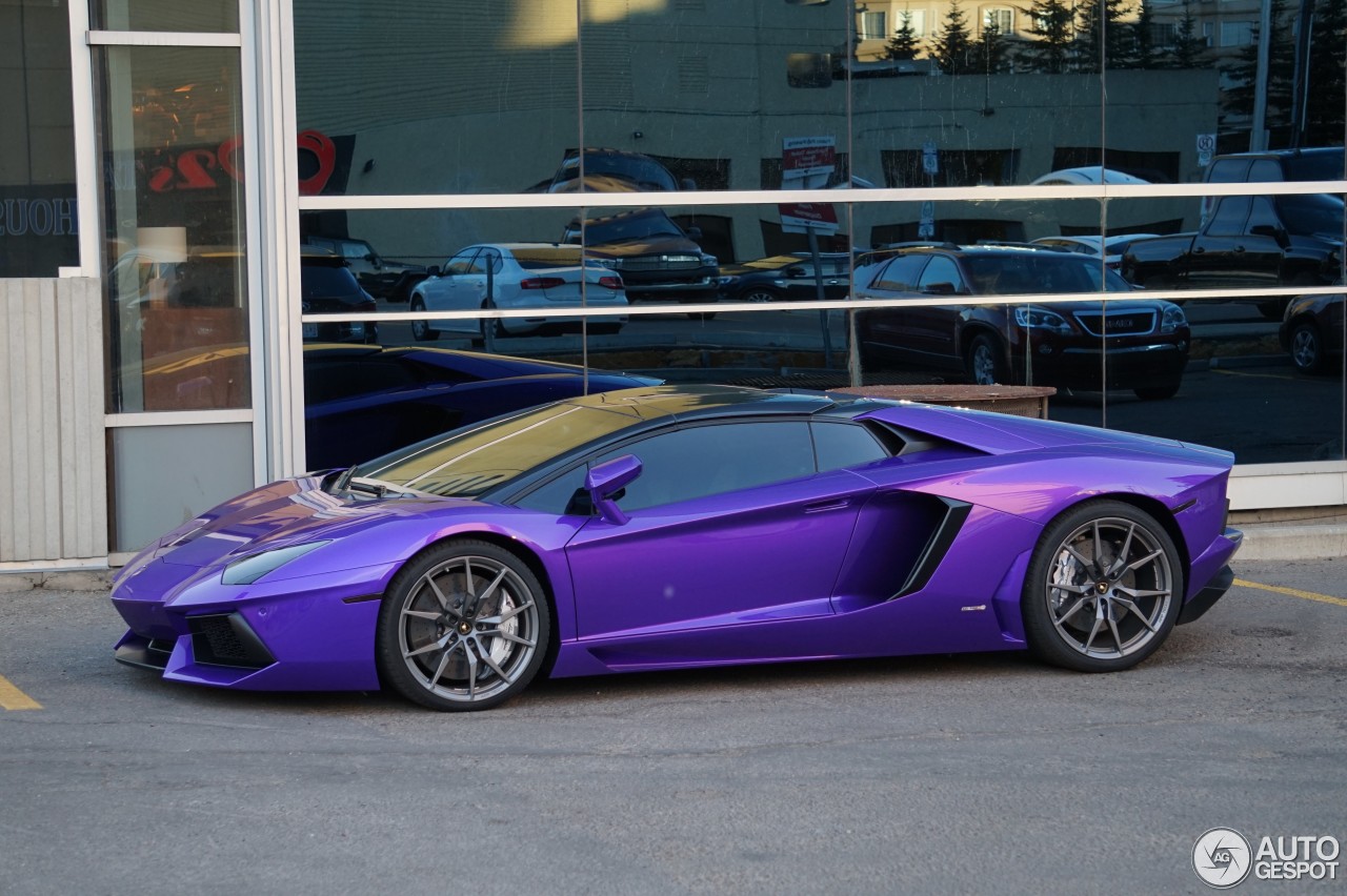 Lamborghini Aventador LP700-4 Roadster