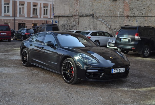 Porsche 971 Panamera Turbo