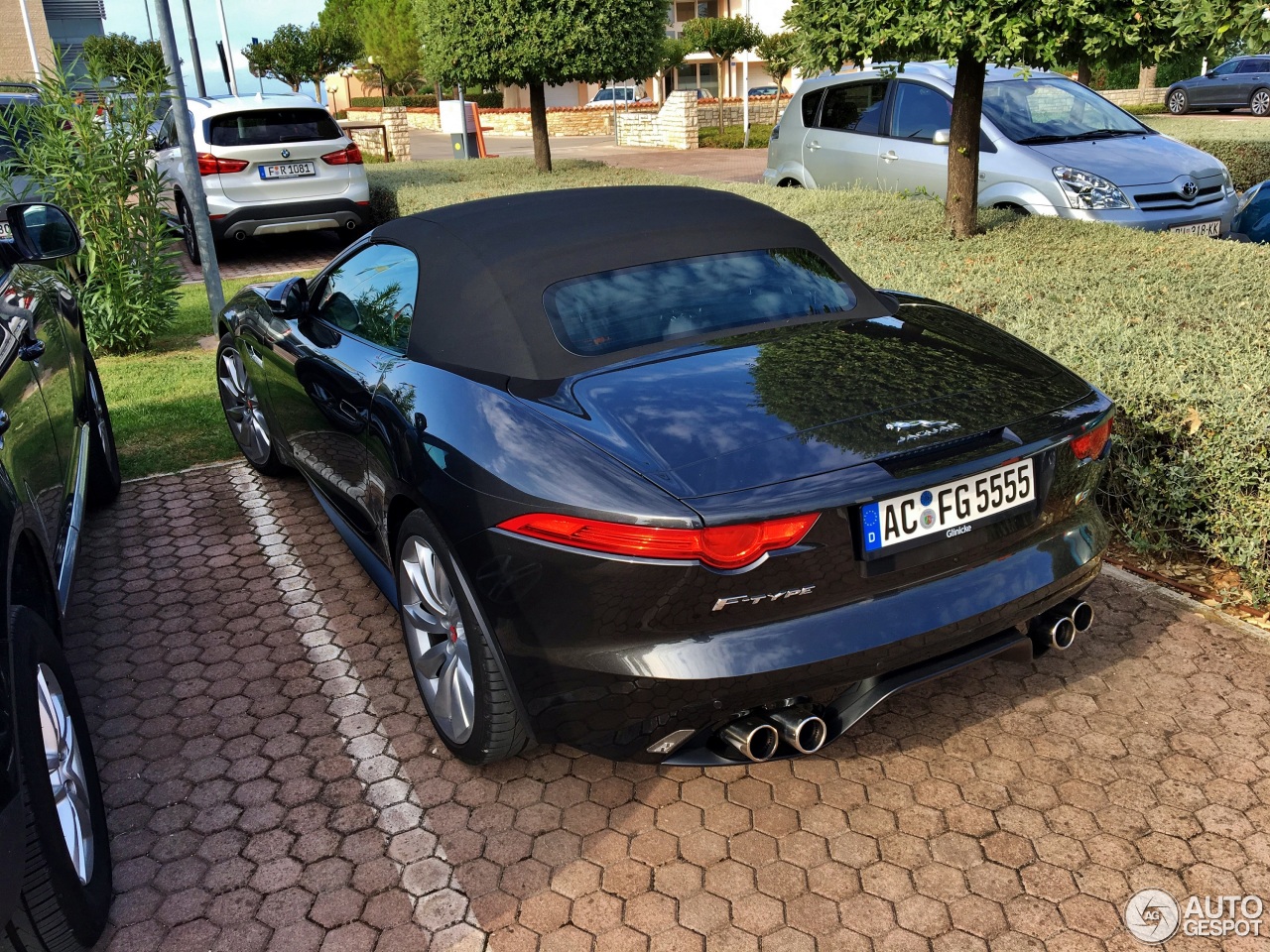 Jaguar F-TYPE S V8 Convertible