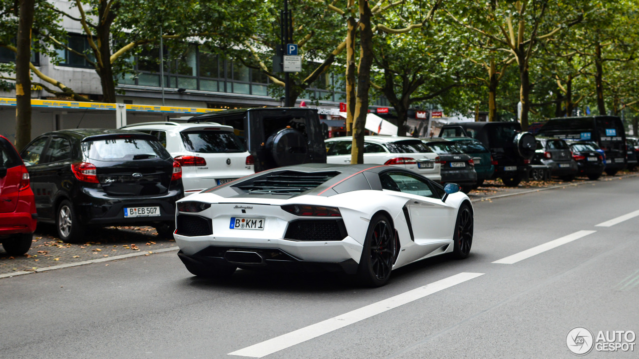 Lamborghini Aventador LP700-4 Pirelli Edition