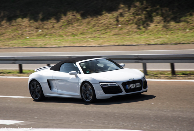 Audi R8 V10 Spyder 2013