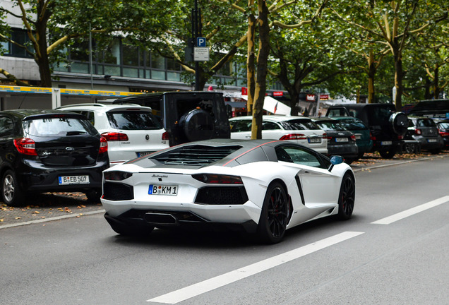 Lamborghini Aventador LP700-4 Pirelli Edition