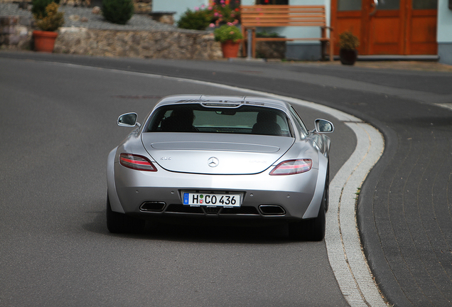 Mercedes-Benz SLS AMG