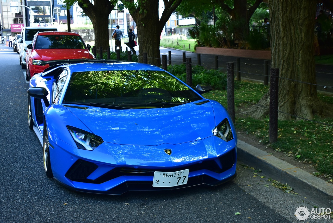 Lamborghini Aventador S LP740-4