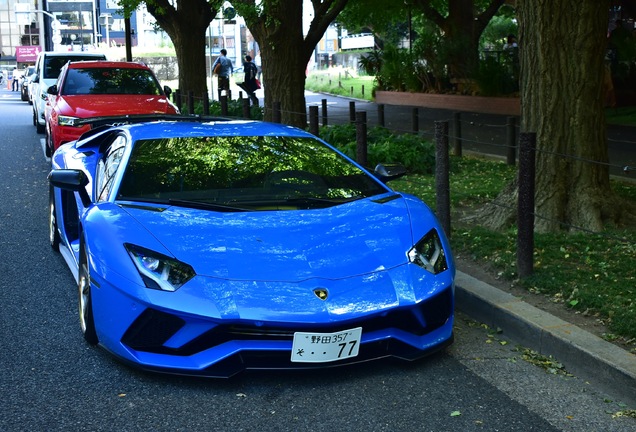 Lamborghini Aventador S LP740-4