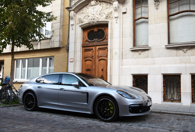 Porsche 971 Panamera Turbo S E-Hybrid Executive