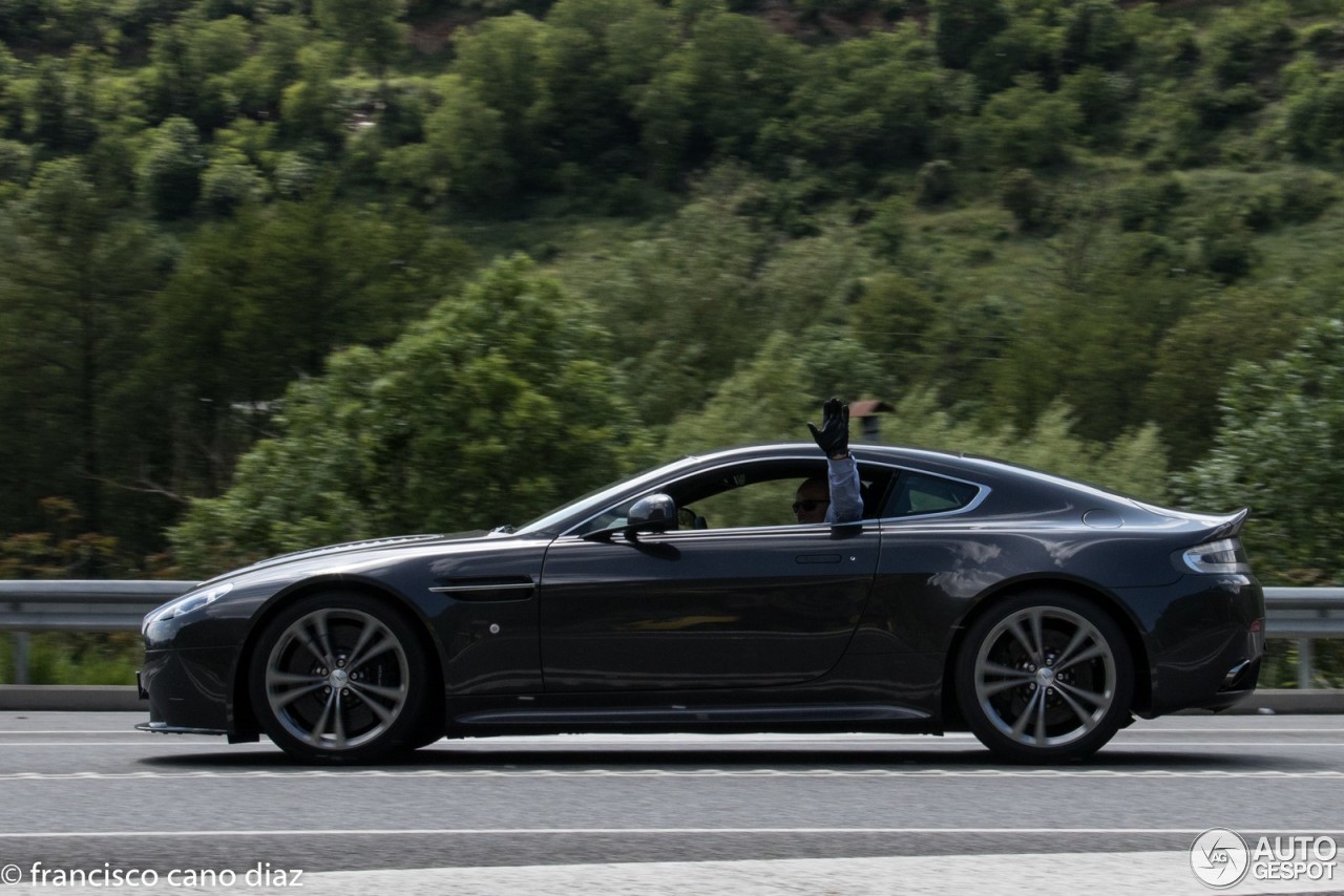 Aston Martin V12 Vantage