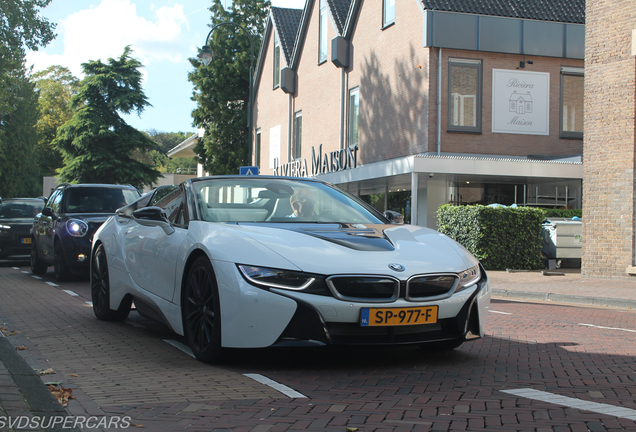 BMW i8 Roadster