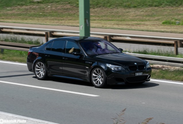 BMW M5 E60 2005