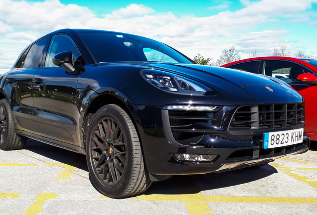 Porsche 95B Macan GTS