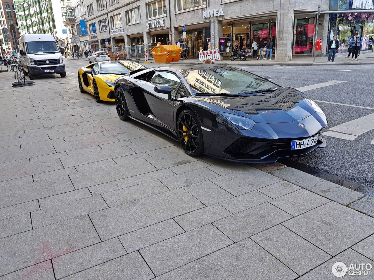 Lamborghini Aventador LP700-4 Roadster