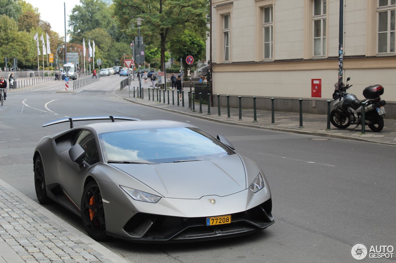 Lamborghini Huracán LP640-4 Performante