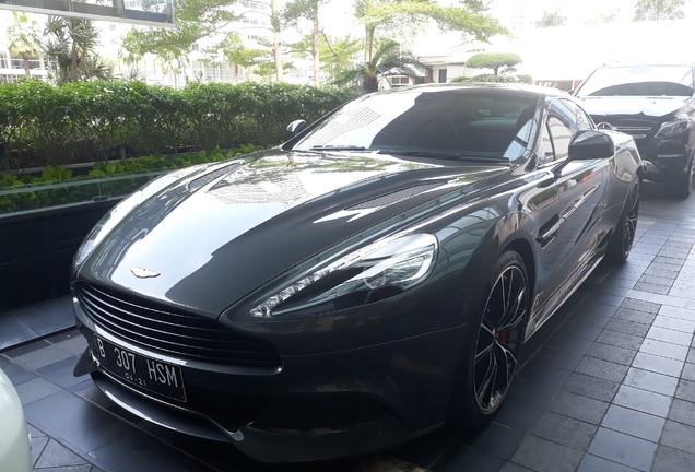 Aston Martin Vanquish 2013