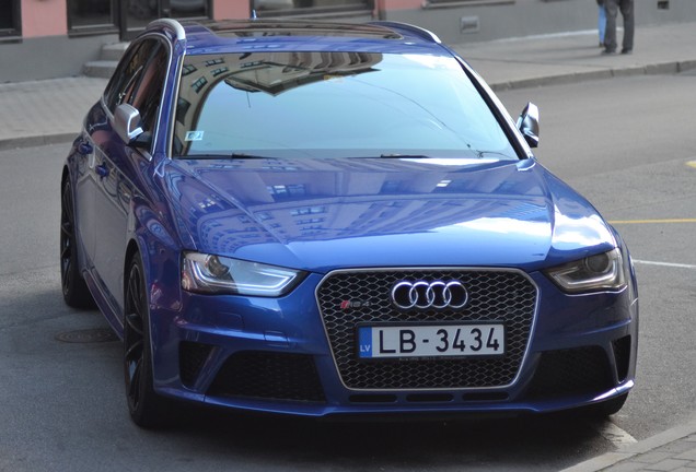 Audi RS4 Avant B8