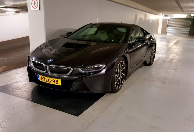 BMW i8