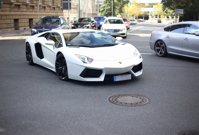 Lamborghini Aventador LP700-4