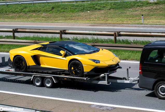 Lamborghini Aventador LP720-4 Roadster 50° Anniversario