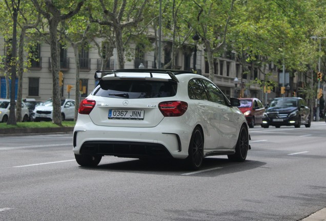 Mercedes-AMG A 45 W176 2015