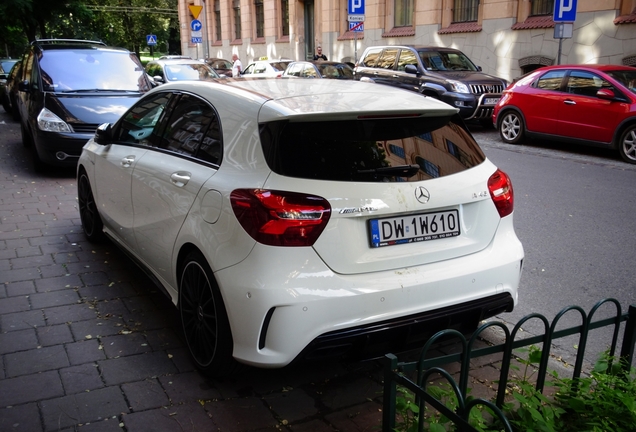 Mercedes-AMG A 45 W176 2015