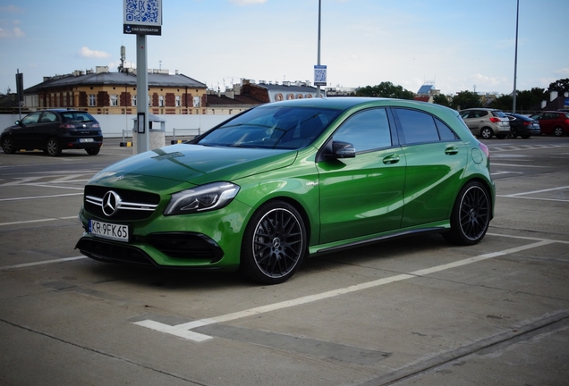 Mercedes-AMG A 45 W176 2015