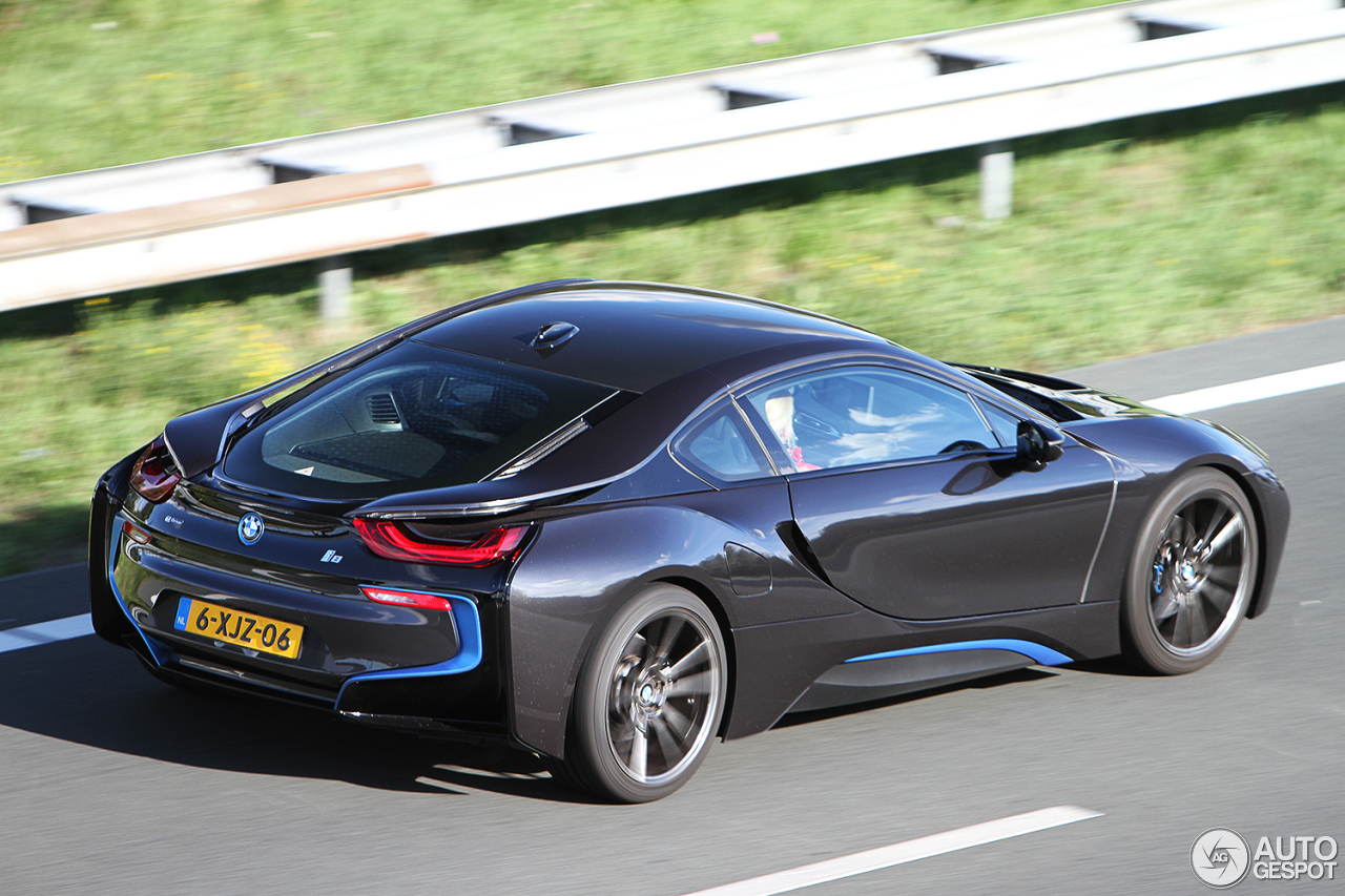 BMW i8