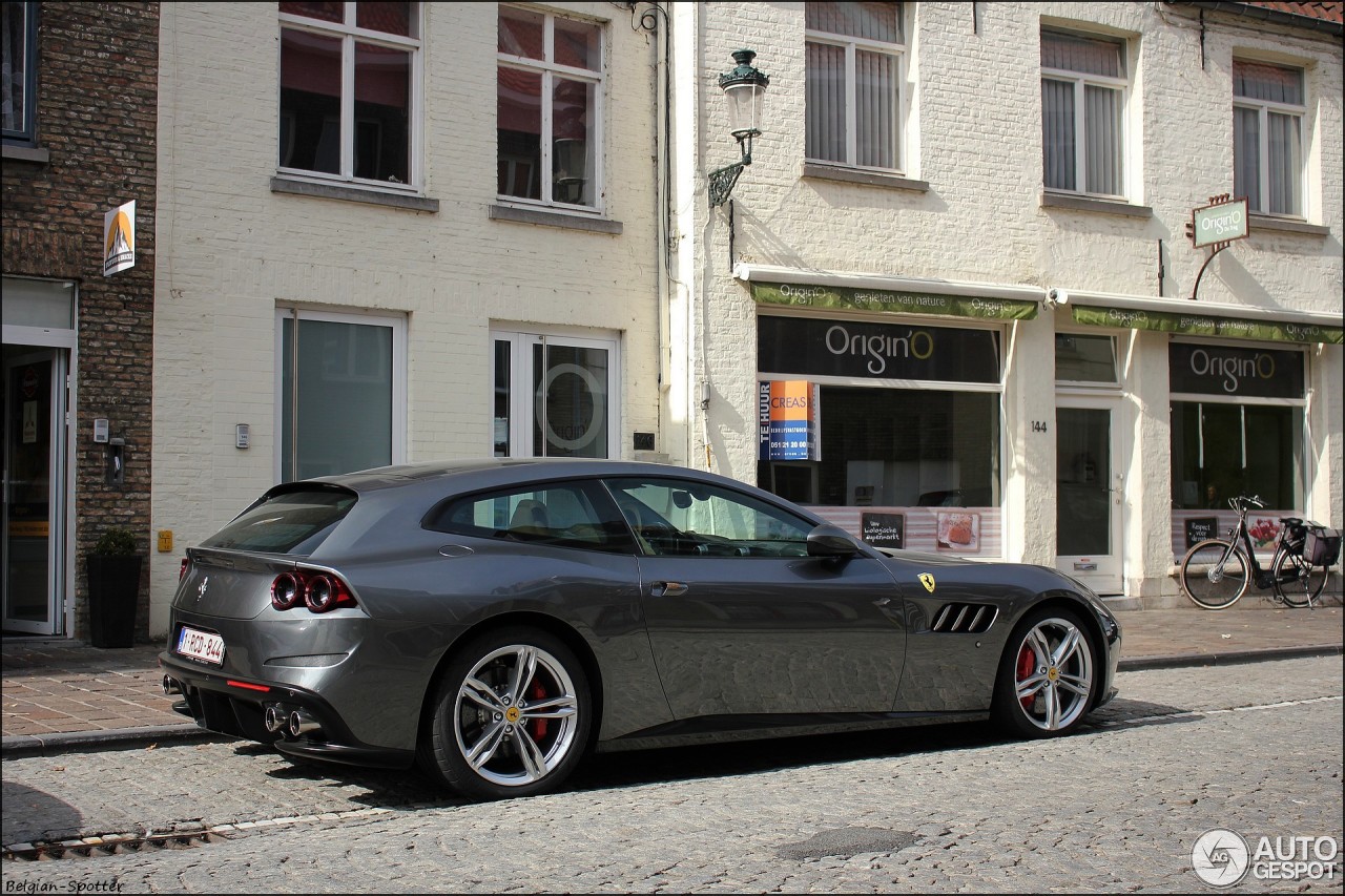 Ferrari GTC4Lusso