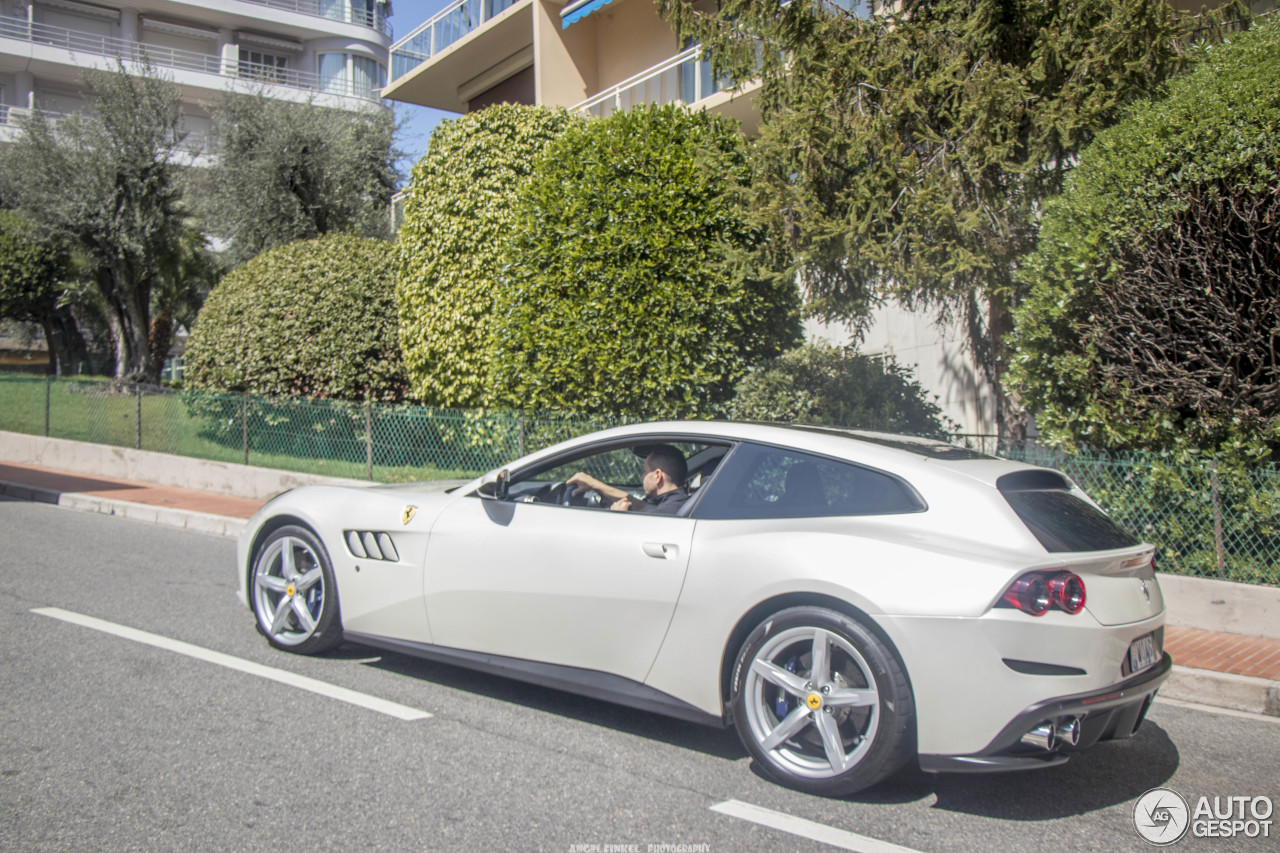 Ferrari GTC4Lusso