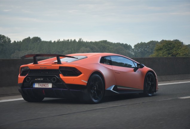 Lamborghini Huracán LP640-4 Performante