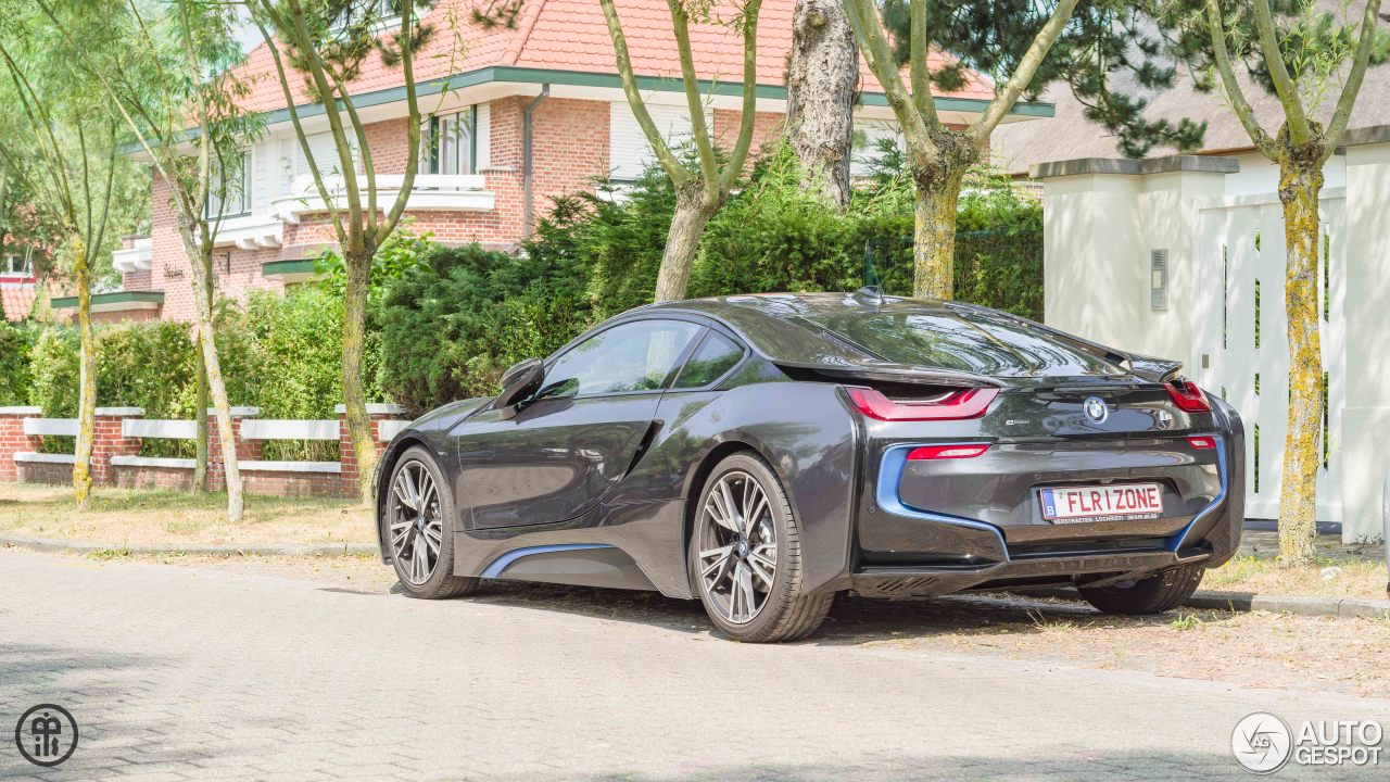 BMW i8