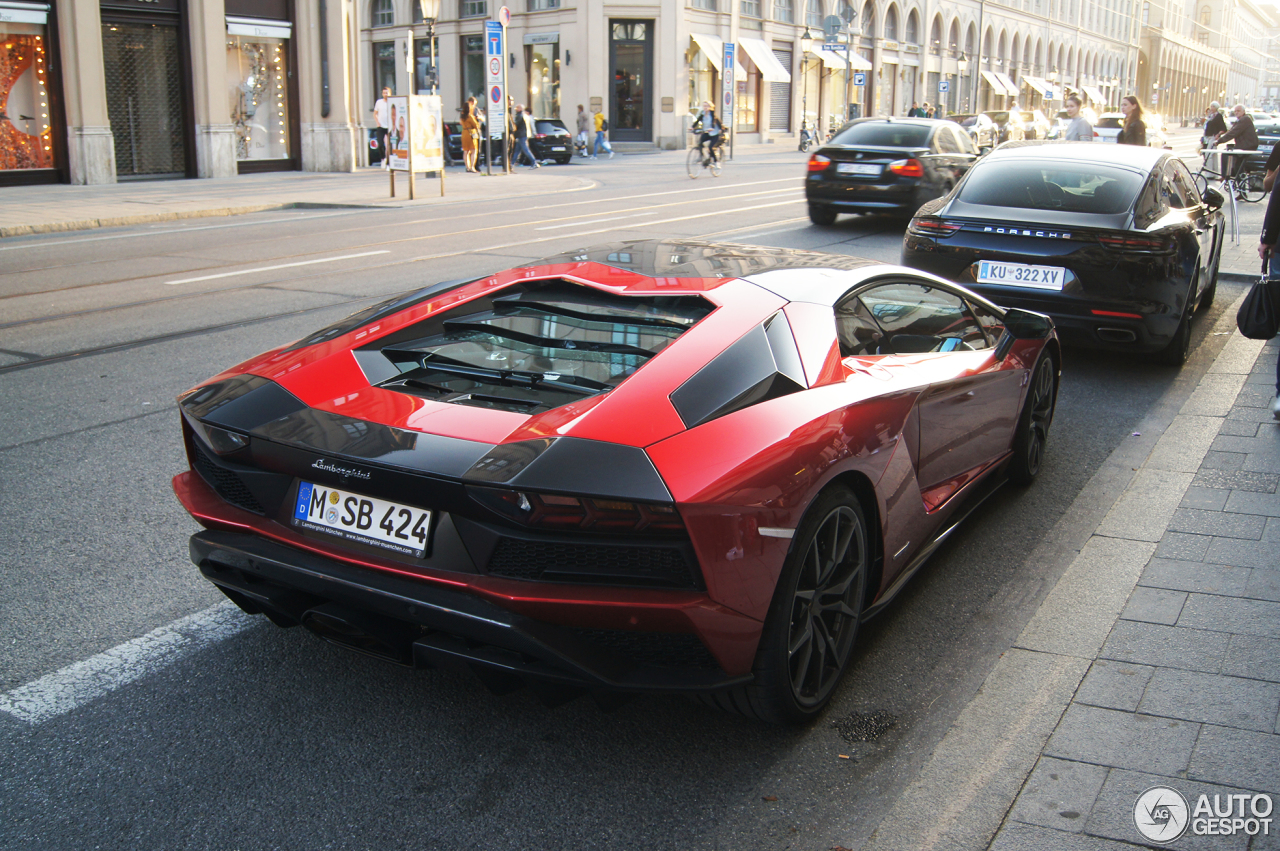 Lamborghini Aventador S LP740-4