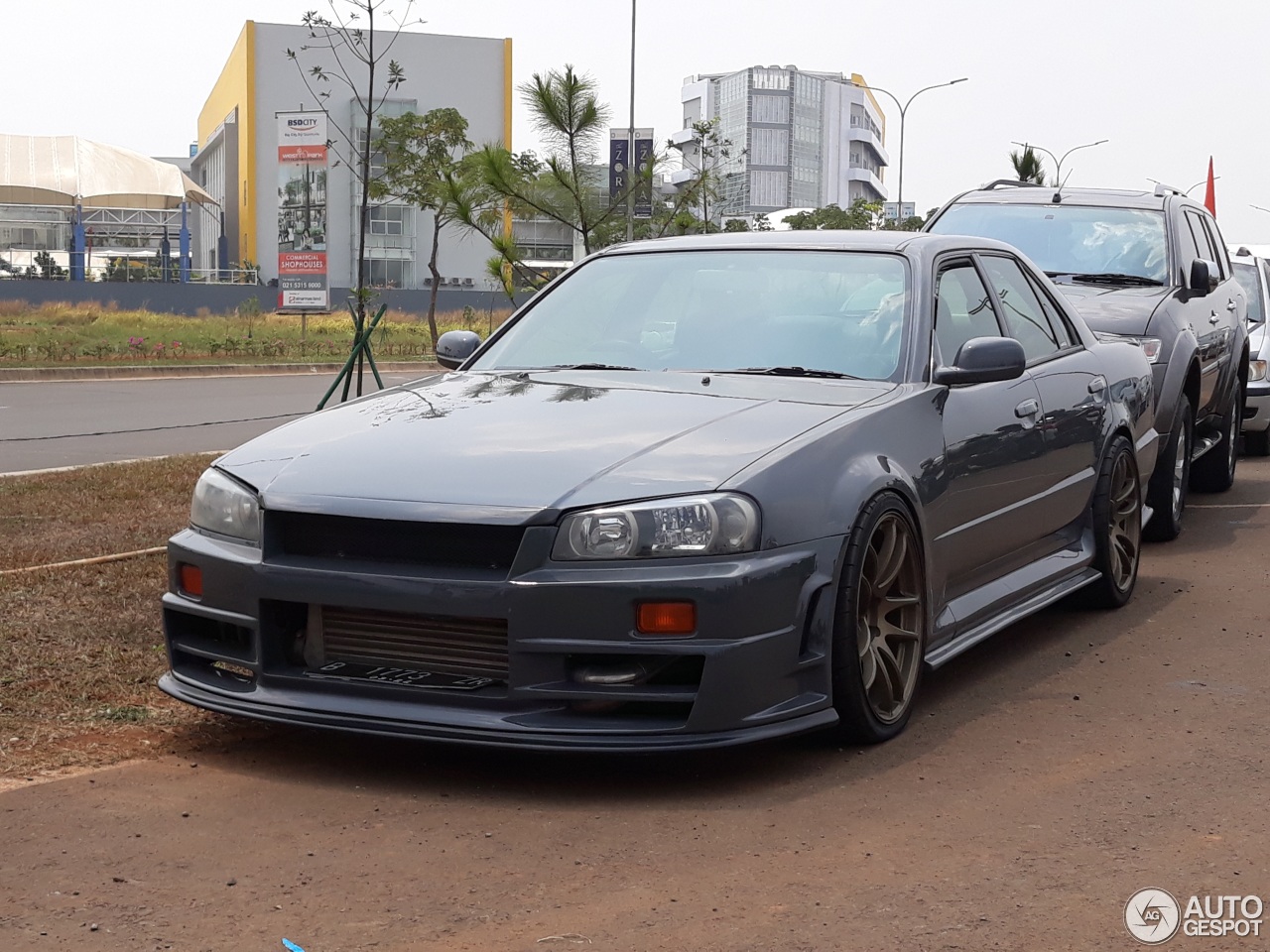 Nissan Skyline R34 Sedan